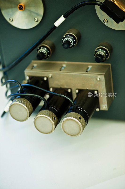 测量和仪器设备:扫描电子显微镜调整(精密)旋钮