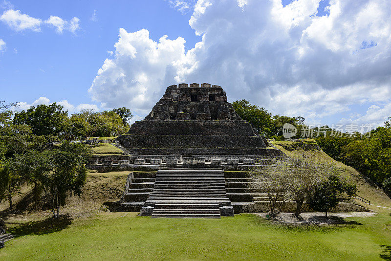 玛雅遗址Xunantunich的考古遗址
