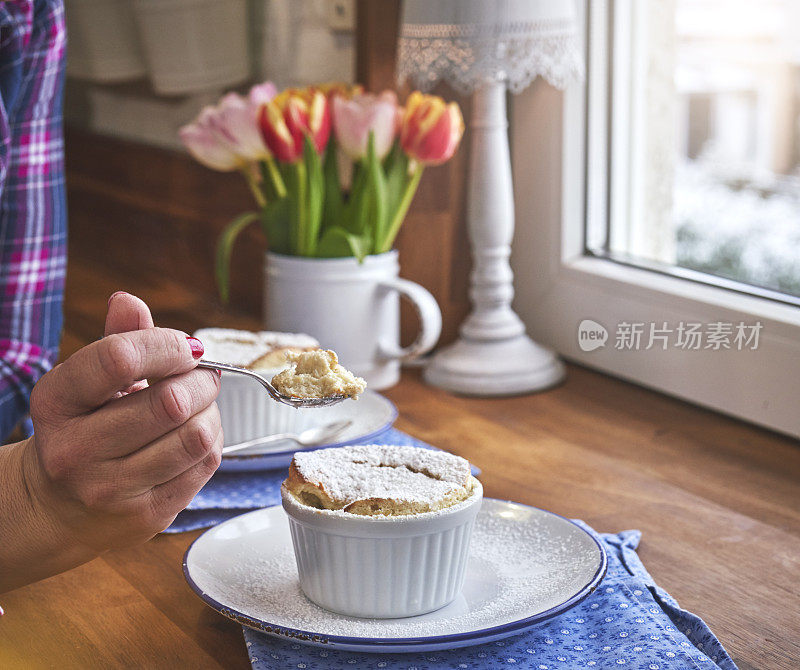 糖粉芒果香蕉蛋奶酥