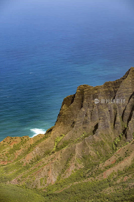 考艾岛崎岖不平的纳帕里海岸，夏威夷群岛