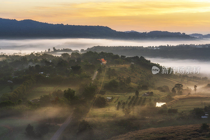 泰国碧差汶省考考区考大仙阁的日出美景