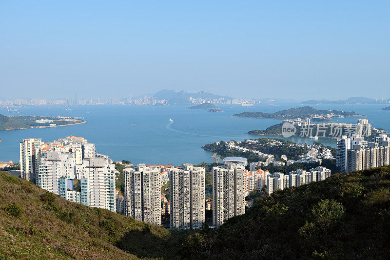 从大屿山老虎头郊游径俯瞰愉景湾全景