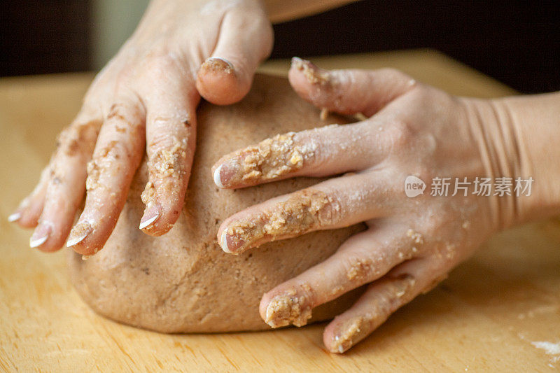 在家烘焙:圣诞姜饼饼干