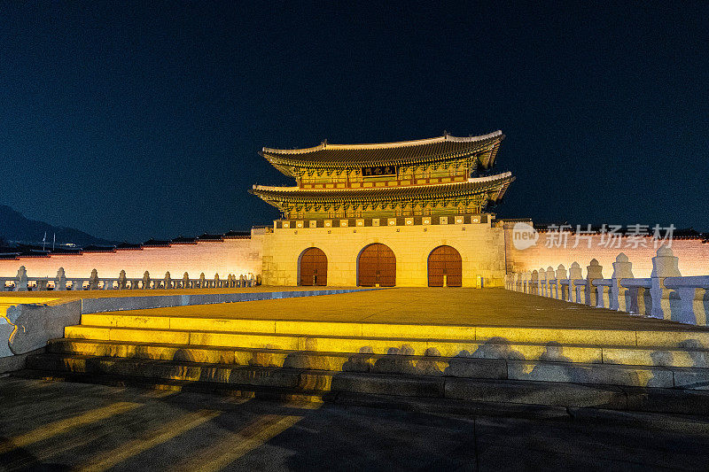 韩国首尔，清明之夜的景福宫