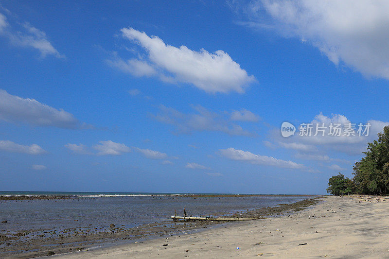 亚齐美丽海滩的全景