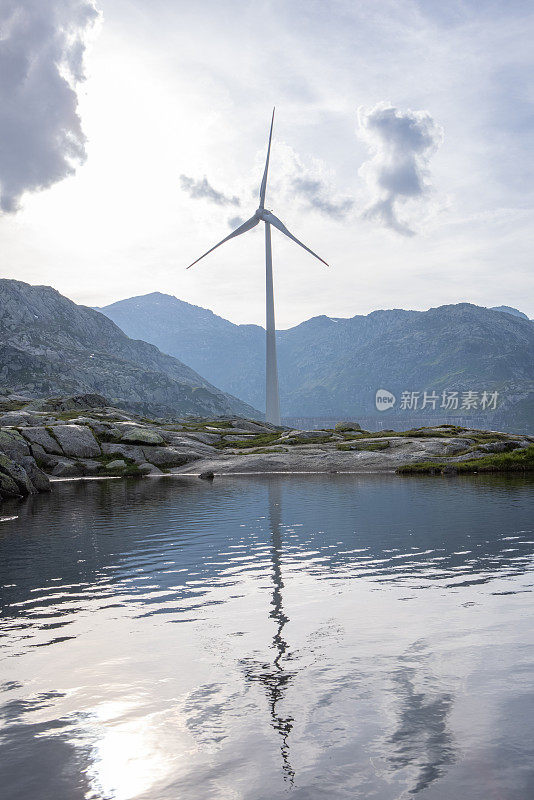 瑞士圣哥达山口的风力涡轮机