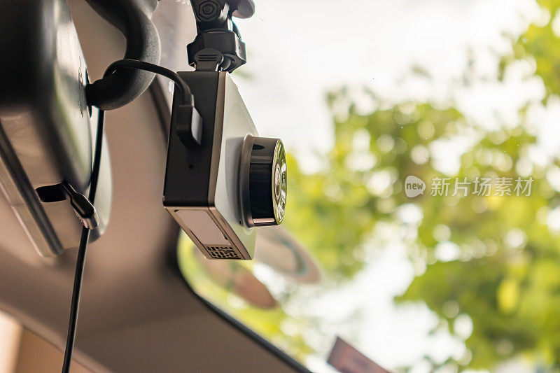 汽车闭路电视摄像记录仪，用于道路行车安全