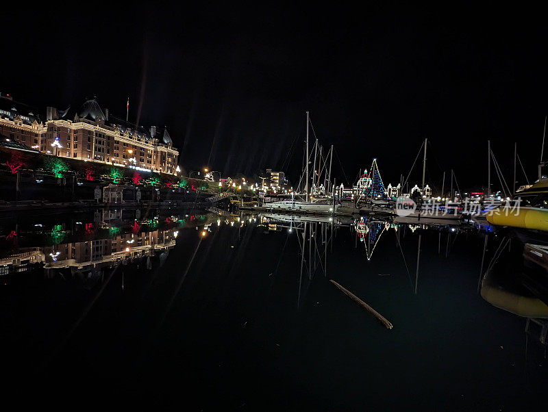 不列颠哥伦比亚省维多利亚的一个美丽的灯火通明的港口
