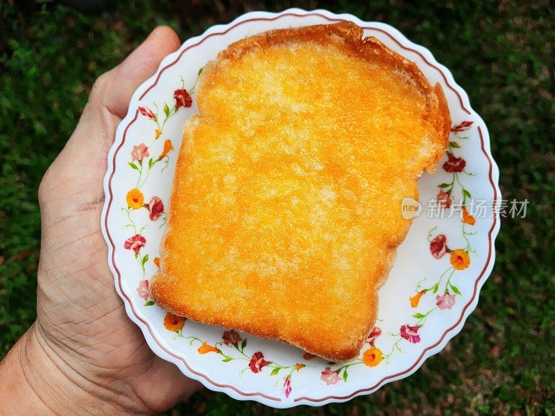 甜黄油面包烤盘-曼谷街头食品。