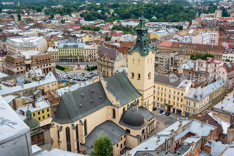 利沃夫，乌克兰老城俯视图全景与拉丁大教堂