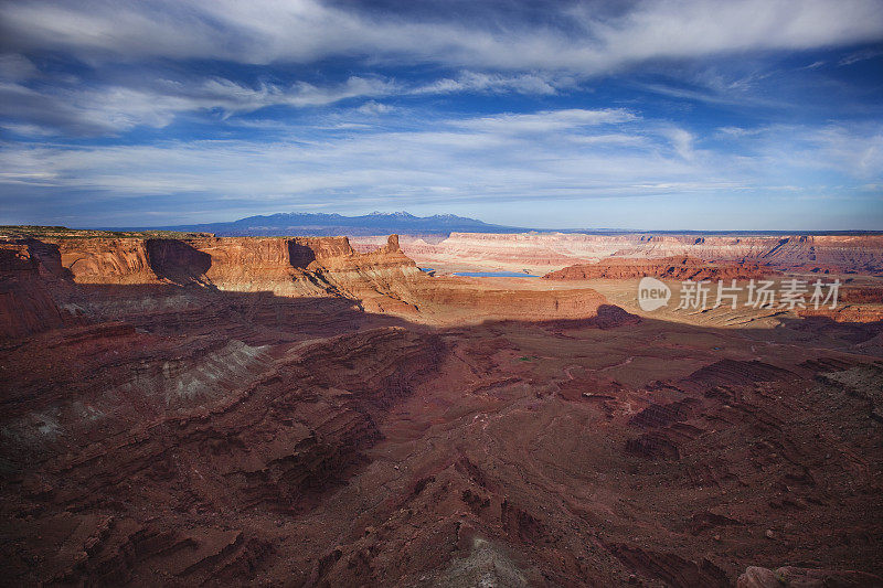 风景如画的科罗拉多河峡谷在摩押犹他州