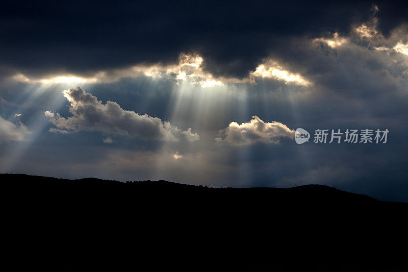 暴风雨后的天空