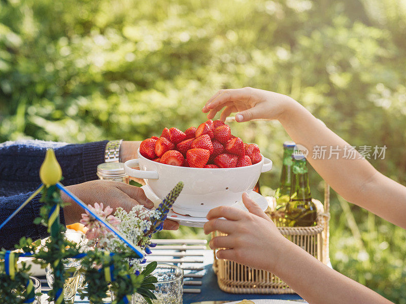 瑞典夏至盛夏庆祝晚宴派对