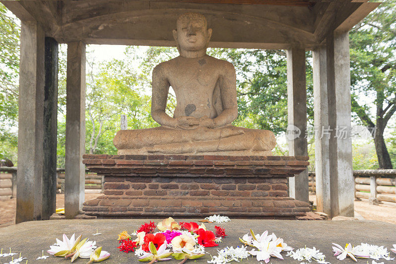 斯里兰卡阿努拉达普拉三摩地佛像