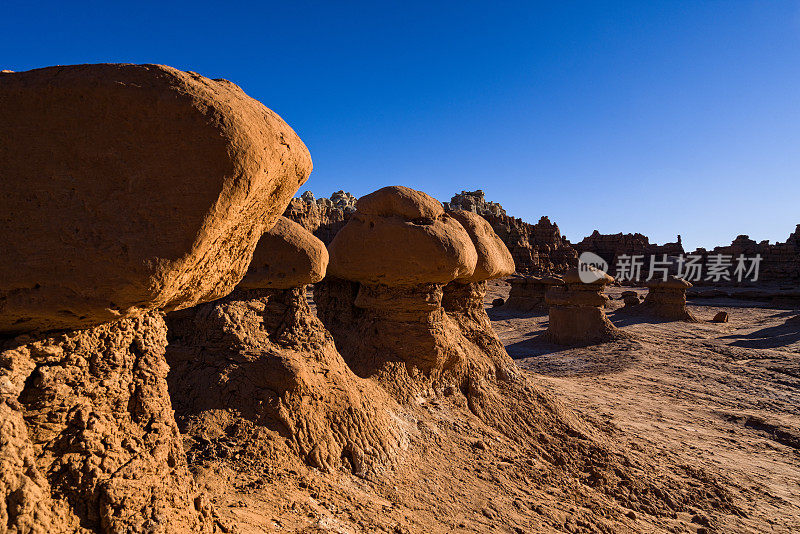 犹他州峡谷地区的hoodoo