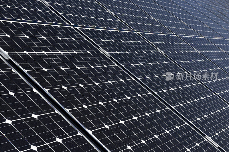 清洁能源的太阳能电池板