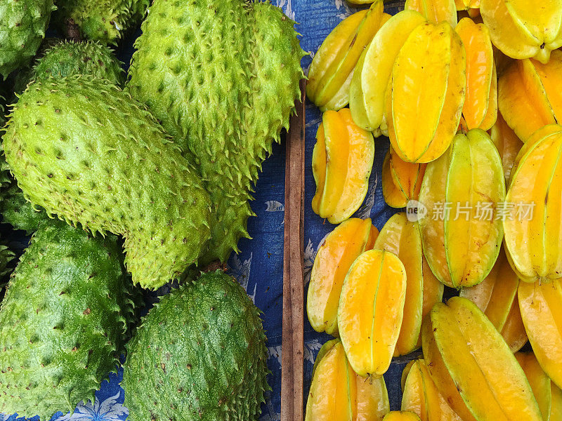 夏威夷农贸市场出售的新鲜水果