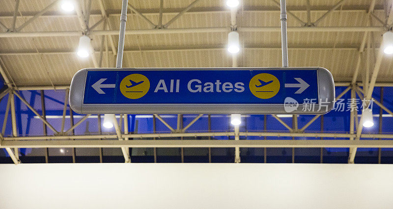机场所有的登机口都有标识