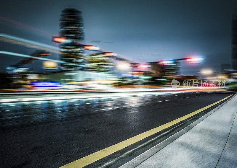 休斯顿市中心的夜景，动态模糊