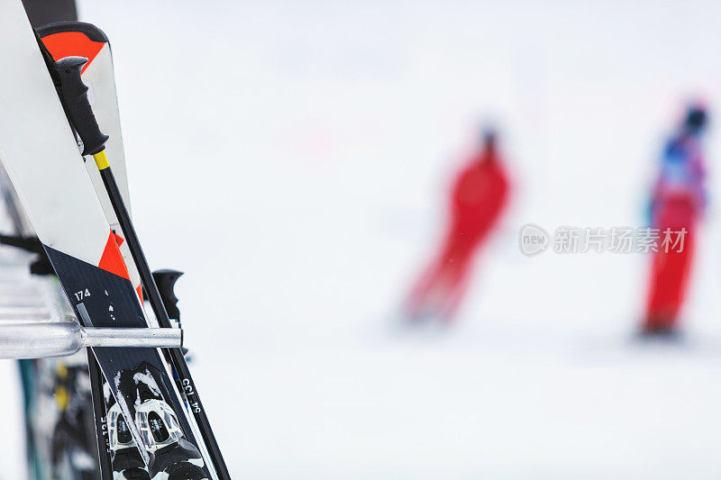 在科罗拉多州落基山脉的滑雪胜地小镇冬季运动滑雪和滑雪板斜坡