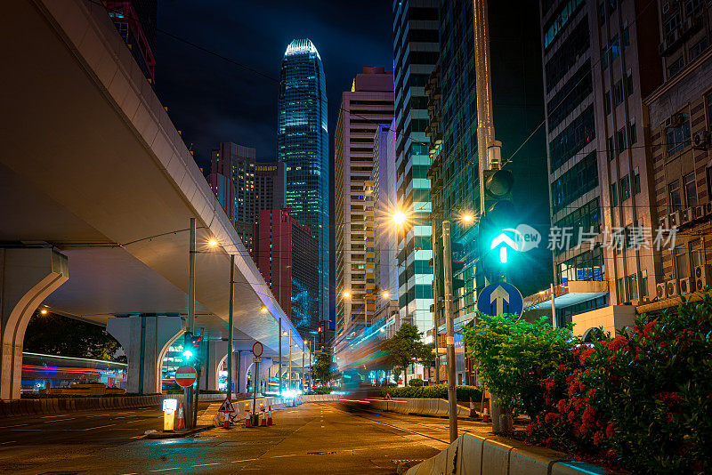 香港中环的夜间交通