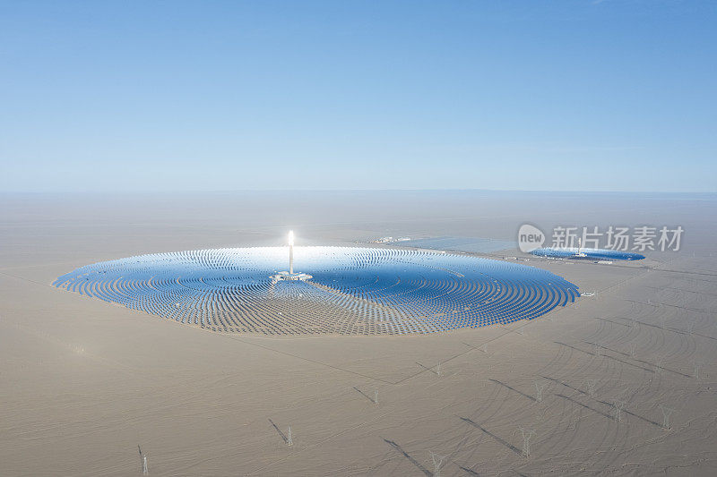 沙漠上空的太阳能