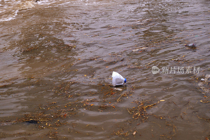 塑料瓶装水