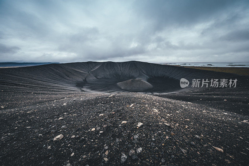 冰岛的赫弗哈尔火山口