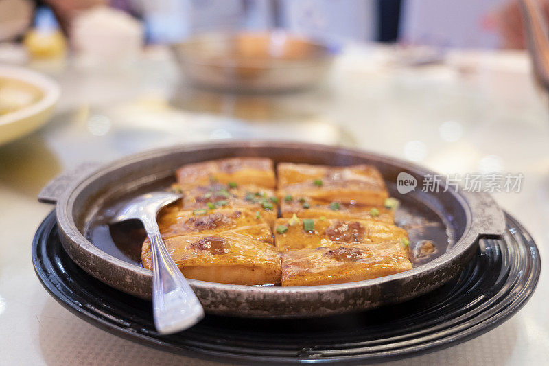 粤菜烤豆腐特写