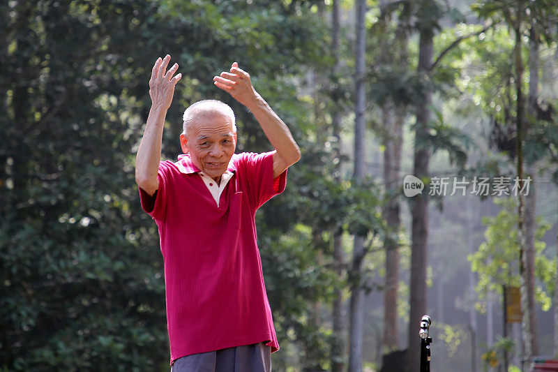 亚洲老年男性生活方式