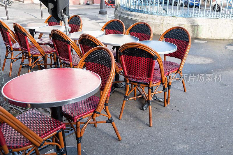 法国巴黎的露天咖啡馆