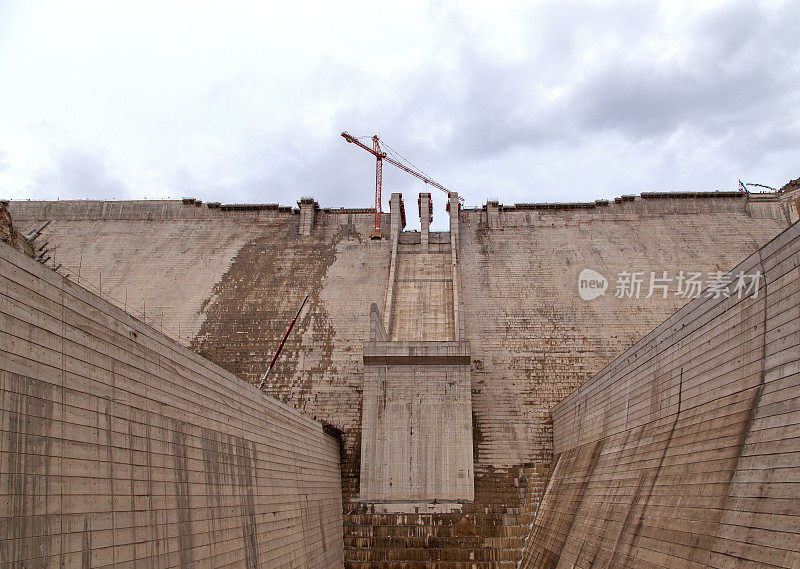 大坝建设