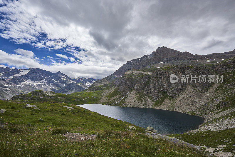 高山湖泊