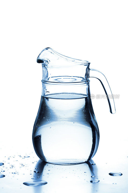 背光玻璃水罐与水背光与蓝色调