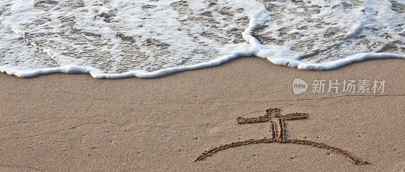 沙滩上的十字
