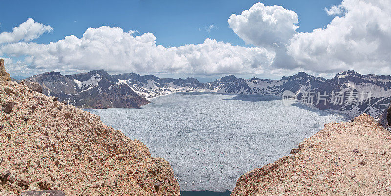 火山湖