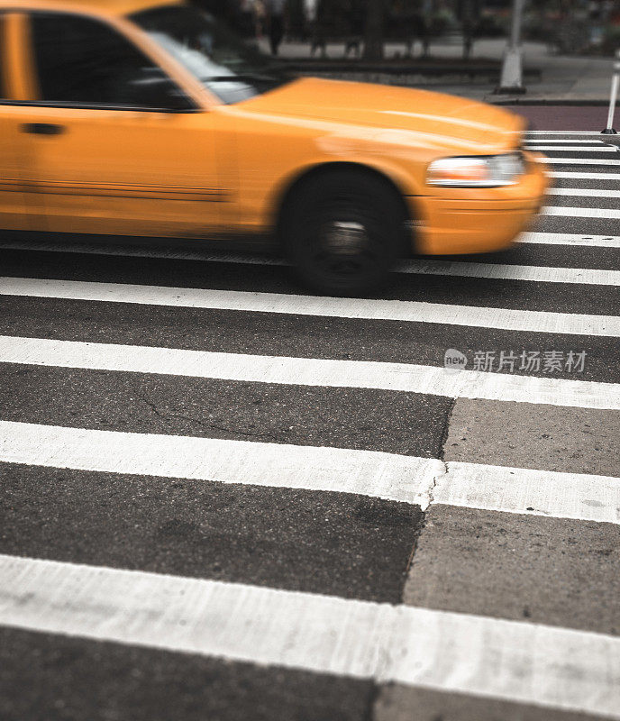 出租车在纽约跑得很快