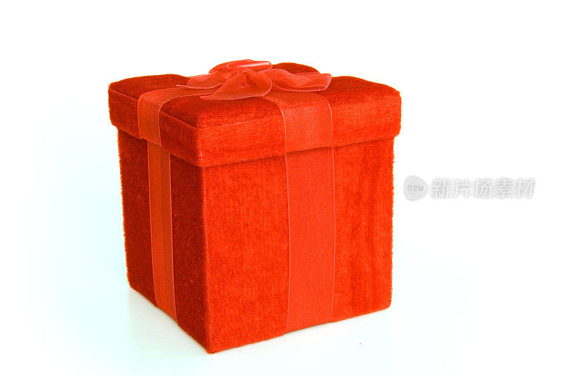 红色礼品盒上的白色