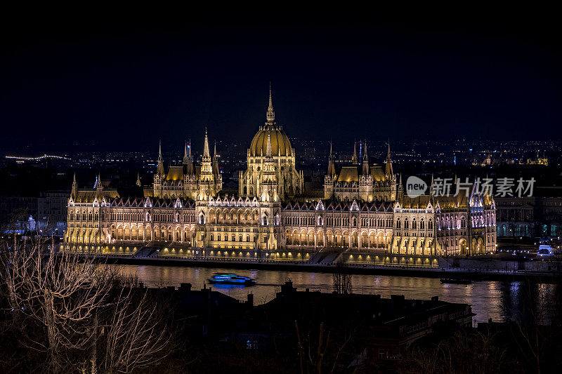 从多瑙河到布达佩斯的国会大厦