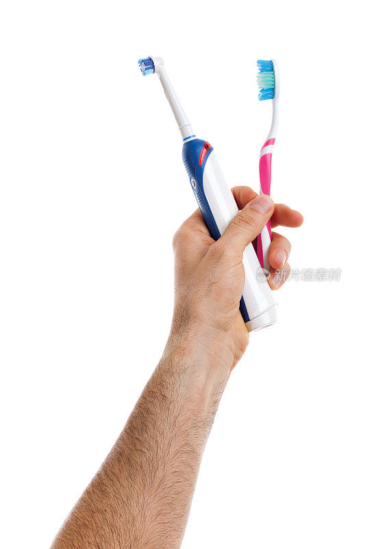 电动牙刷和传统牙刷。
