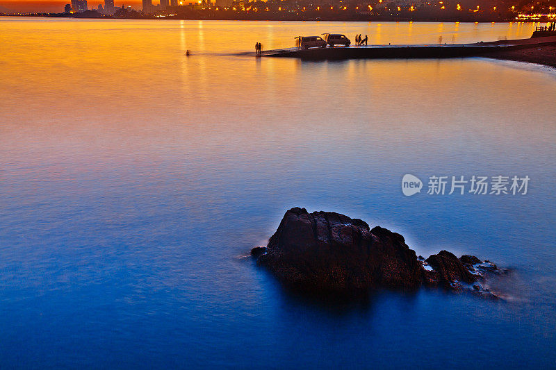青岛海滨夜景，中国