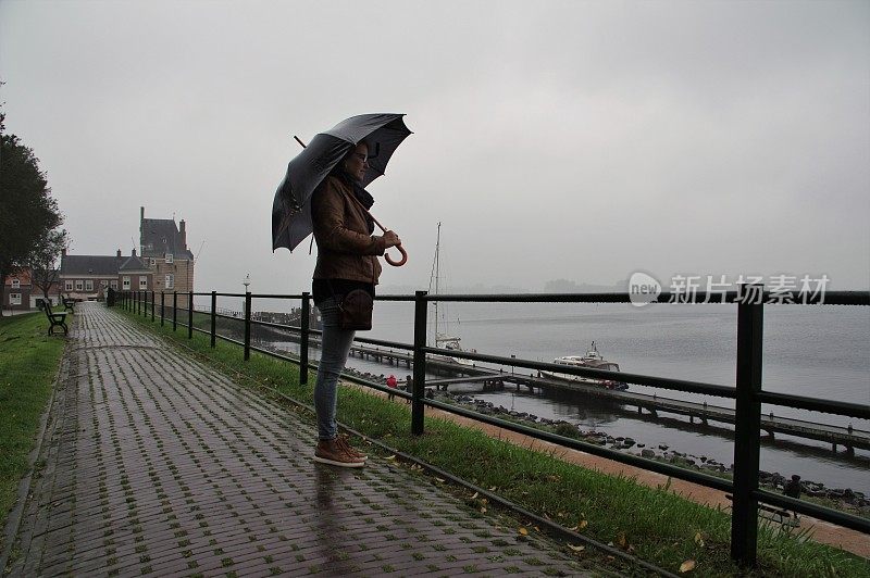 雨中漫步