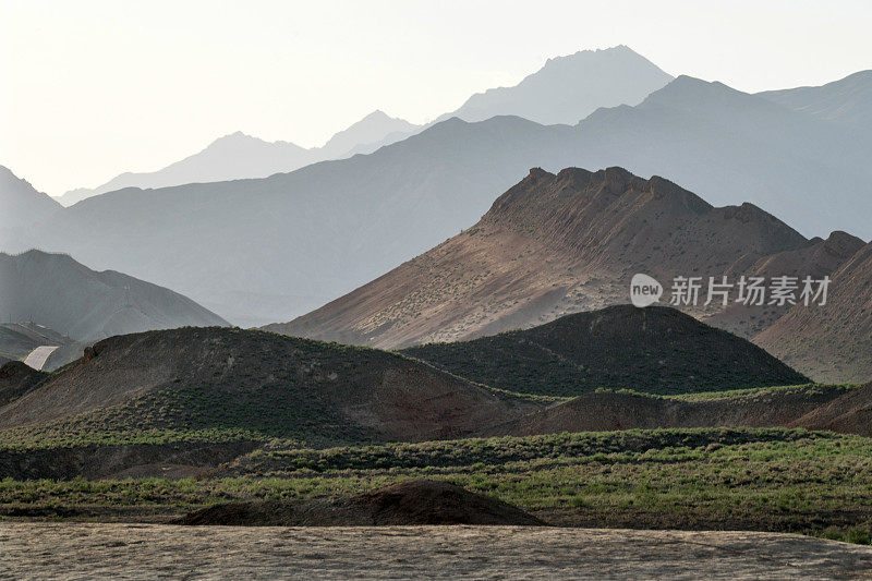 中国龙山脉周围的山脉VDCM100-3