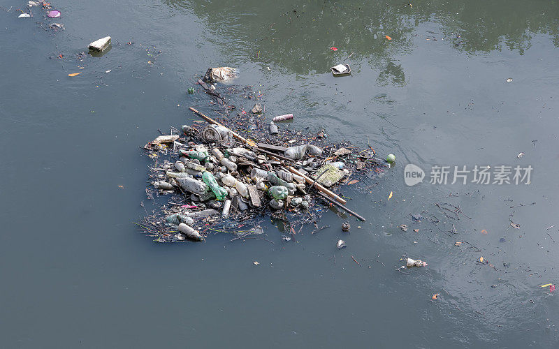 累西腓的Capibaribe河污染