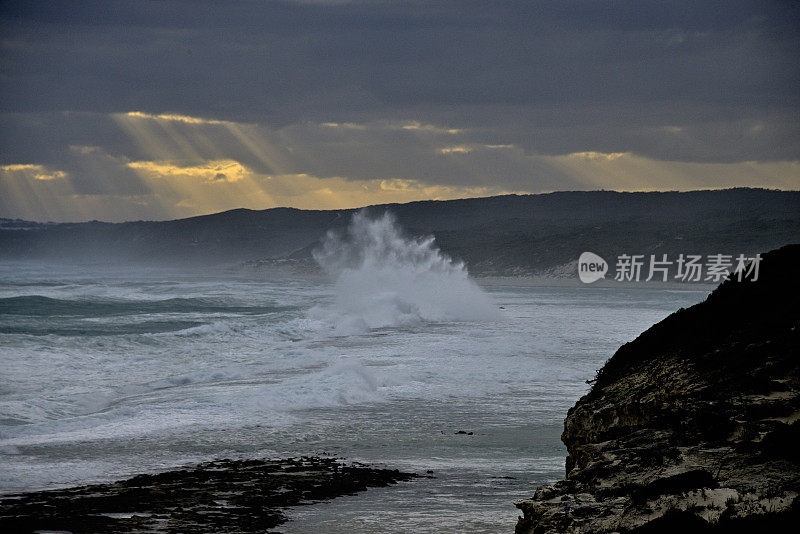 澳大利亚印度洋沿岸的暴风雨海