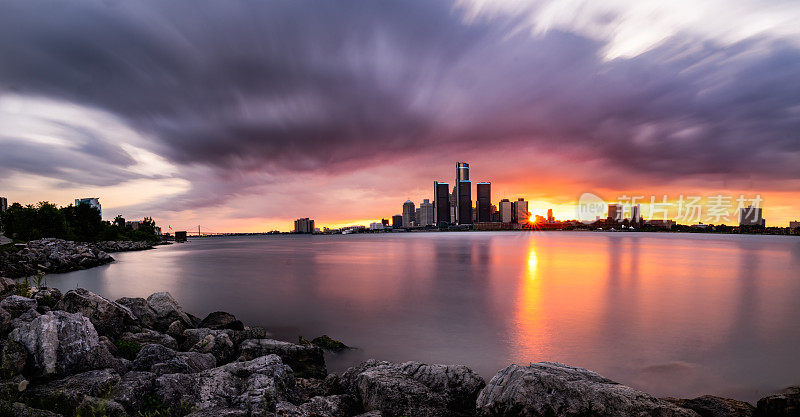 底特律，密西根-黄昏的天际线