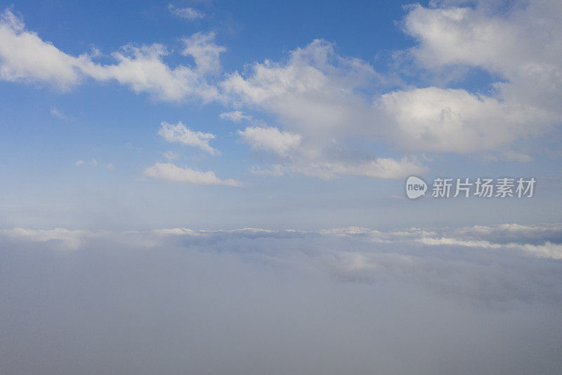 平流层上方的云海