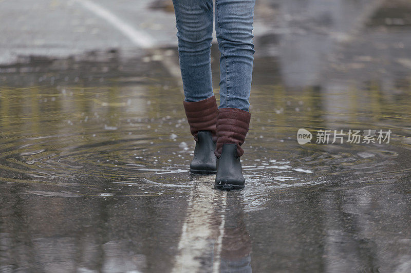 雨中的城市