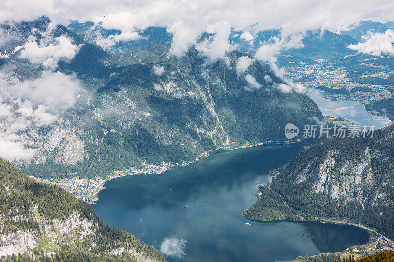 奥地利萨尔茨卡默古特地区，克里朋斯坦山顶的5指观景台(5指)