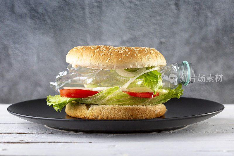 塑料污染食品汉堡